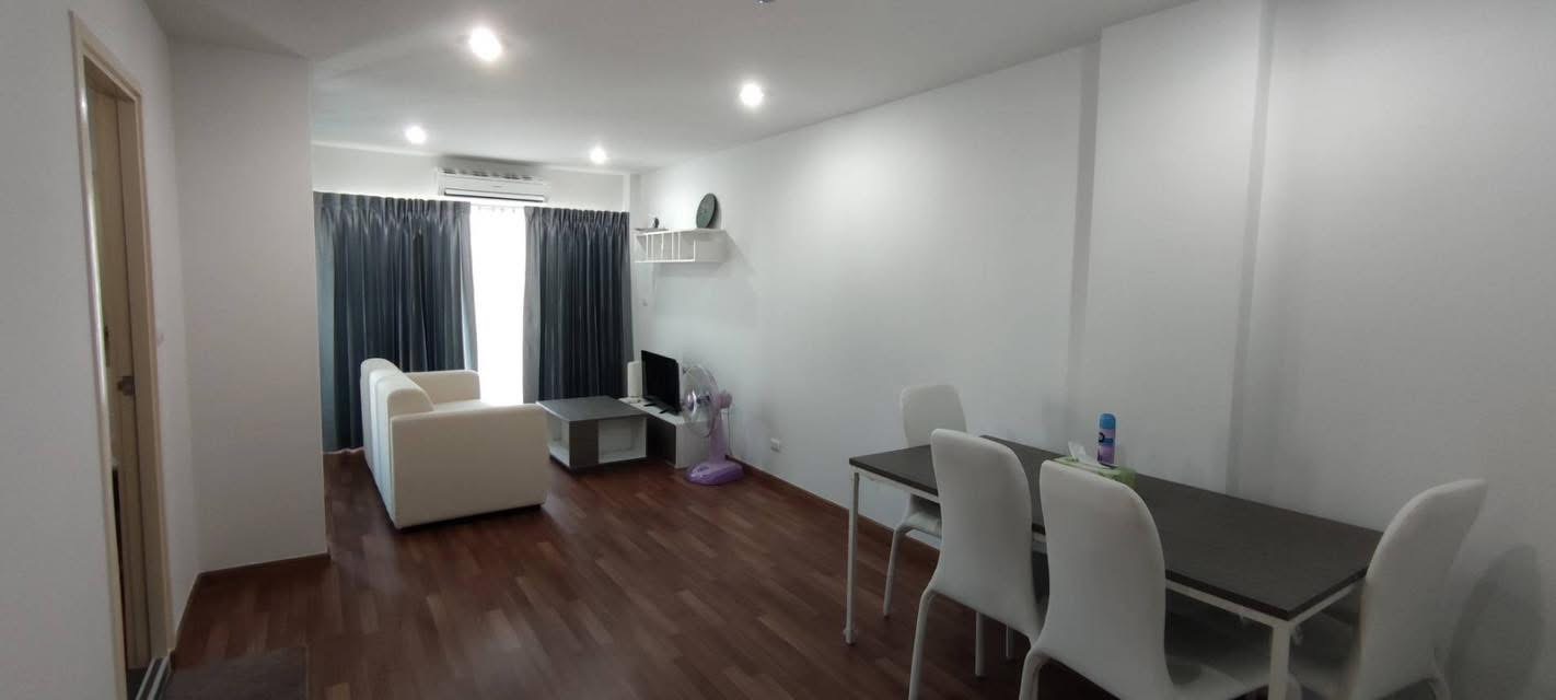 Condo for Sale, Beachfront and Near BTS Sukhumvit, Samut Prakan, Great Location, Special Price!!
